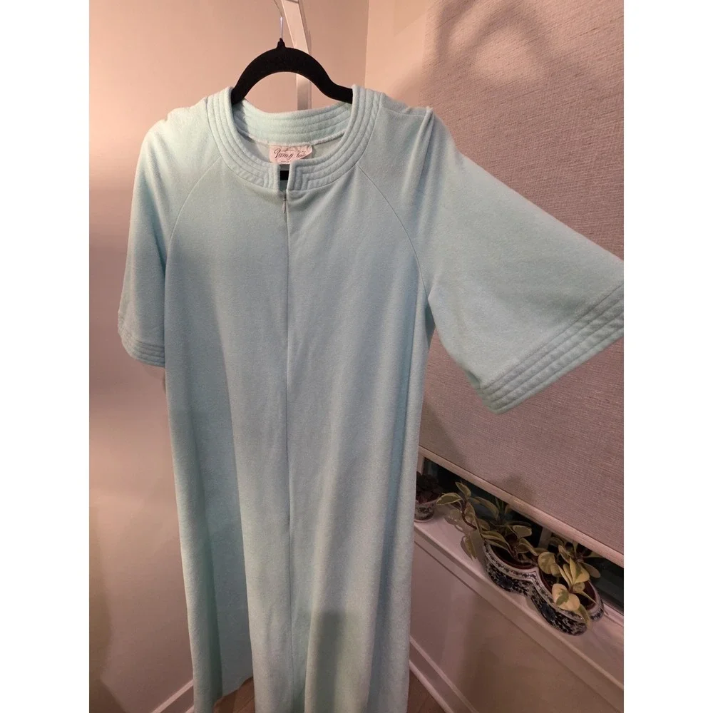 Vintage Vanity Fair Acqua Night Gown Robe Warm  SIZE (8-10) M Front Zip Pockets